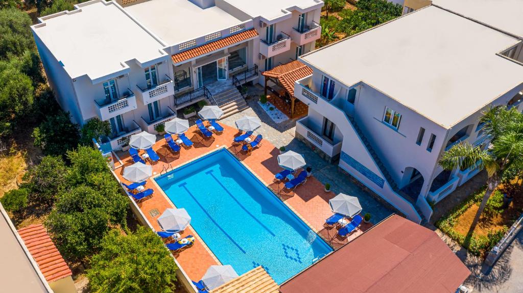 Bazén v ubytování Sisi Breeze Hotel nebo v jeho okolí