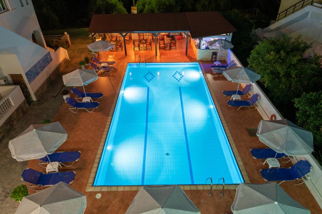 Bazén v ubytování Sisi Breeze Hotel nebo v jeho okolí
