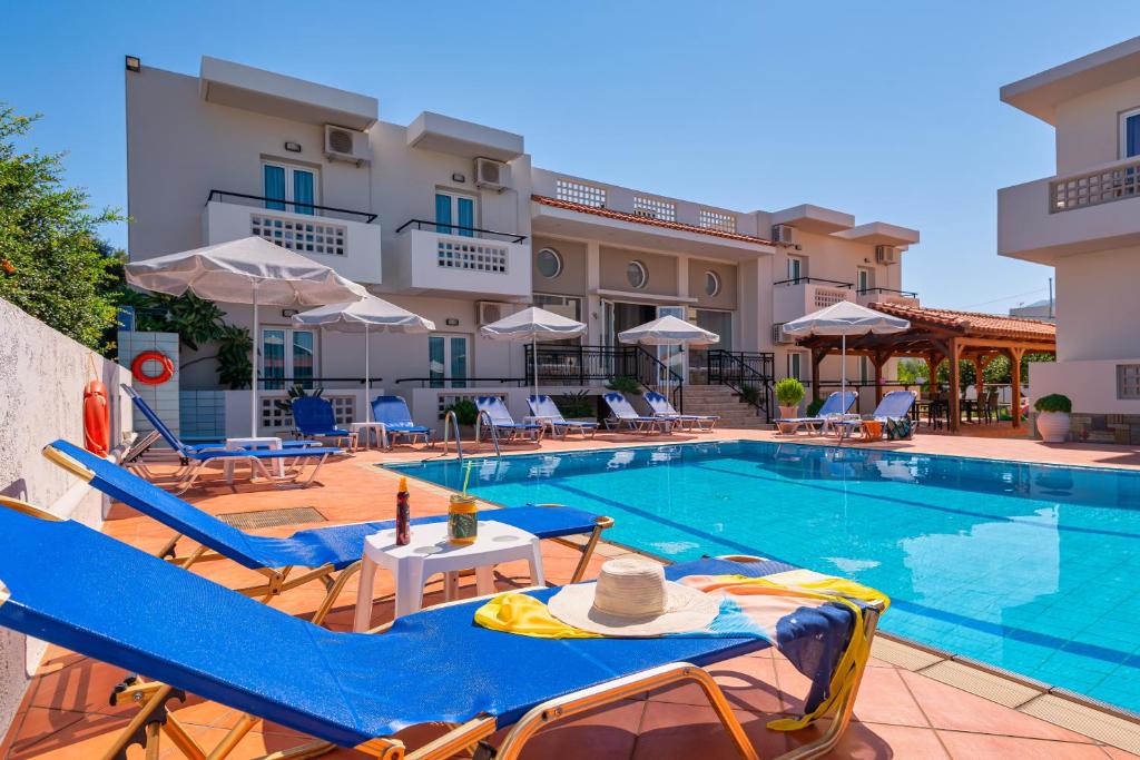 Bazén v ubytování Sisi Breeze Hotel nebo v jeho okolí