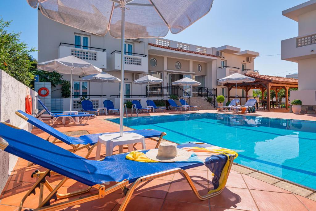 Bazén v ubytování Sisi Breeze Hotel nebo v jeho okolí