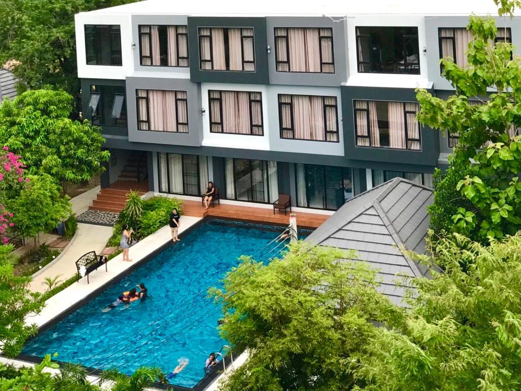 Bazén v ubytování Midtown Sukhothai nebo v jeho okolí