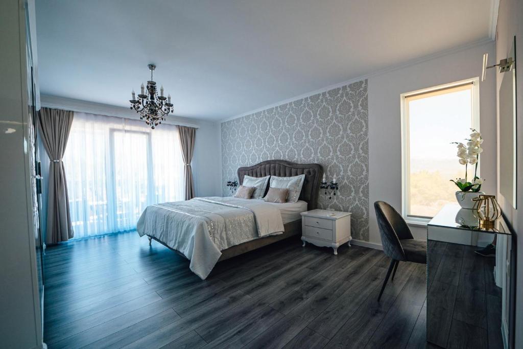 Posteľ alebo postele v izbe v ubytovaní Luxury villa Tori in Imotski, pool