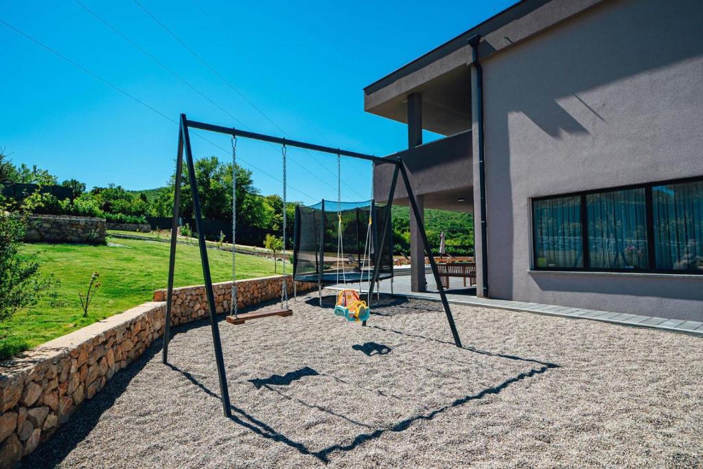 Fotografia z galérie ubytovania Luxury villa Tori in Imotski, pool v destinácii Lokvičič