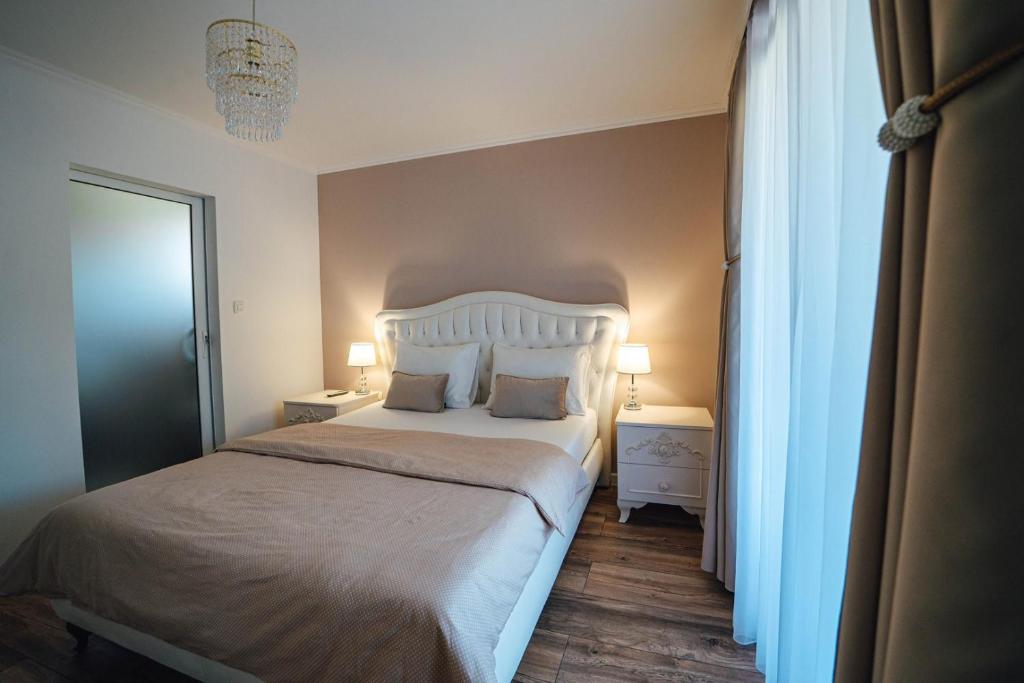 Posteľ alebo postele v izbe v ubytovaní Luxury villa Tori in Imotski, pool