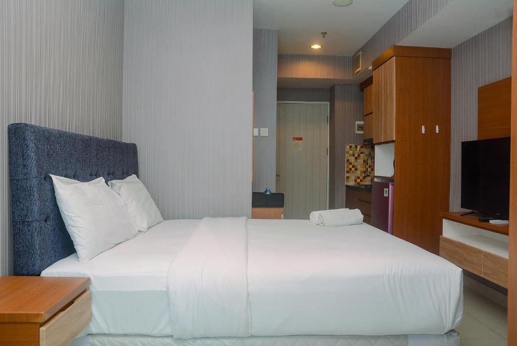 Comfortable Studio Grand Kamala Lagoon Apartment By Travelio - Studio Apartment