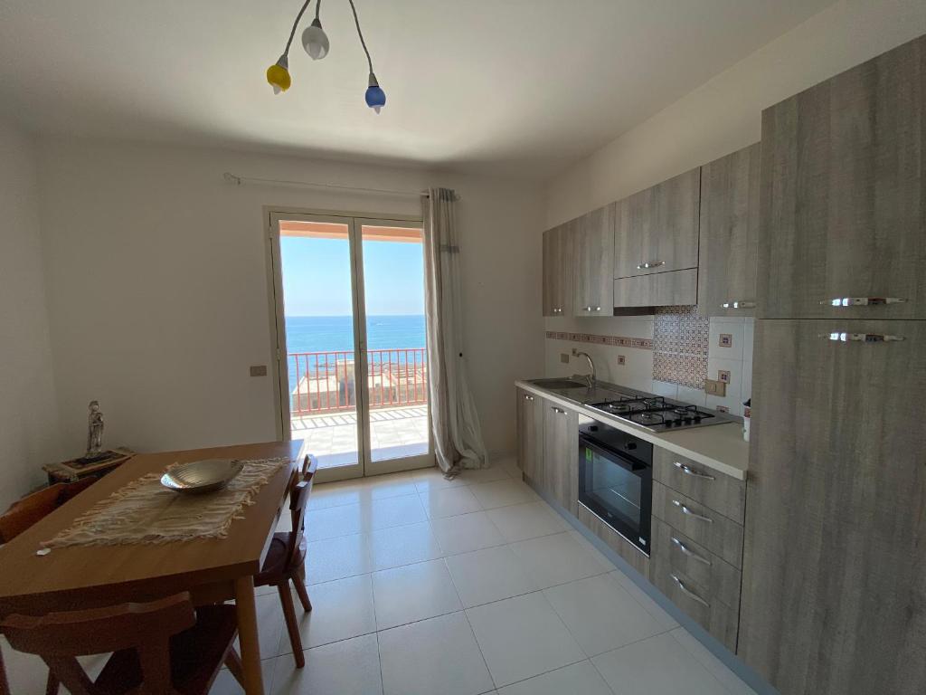 Cucina o angolo cottura di Casa vacanza lido