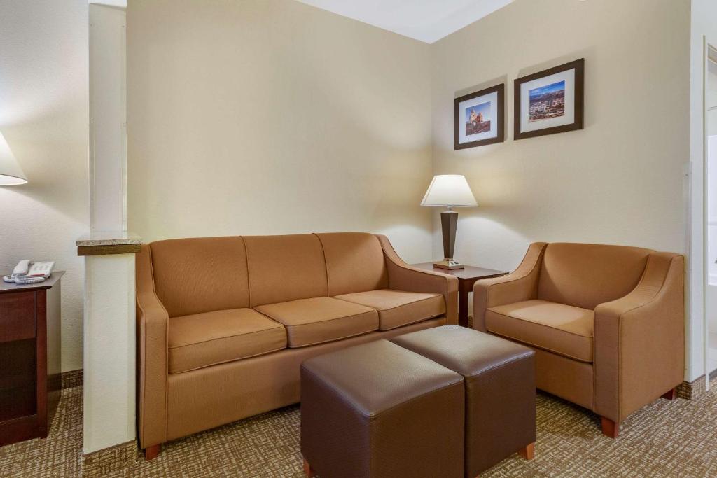 Posezení v ubytování Comfort Inn & Suites North Tucson Marana