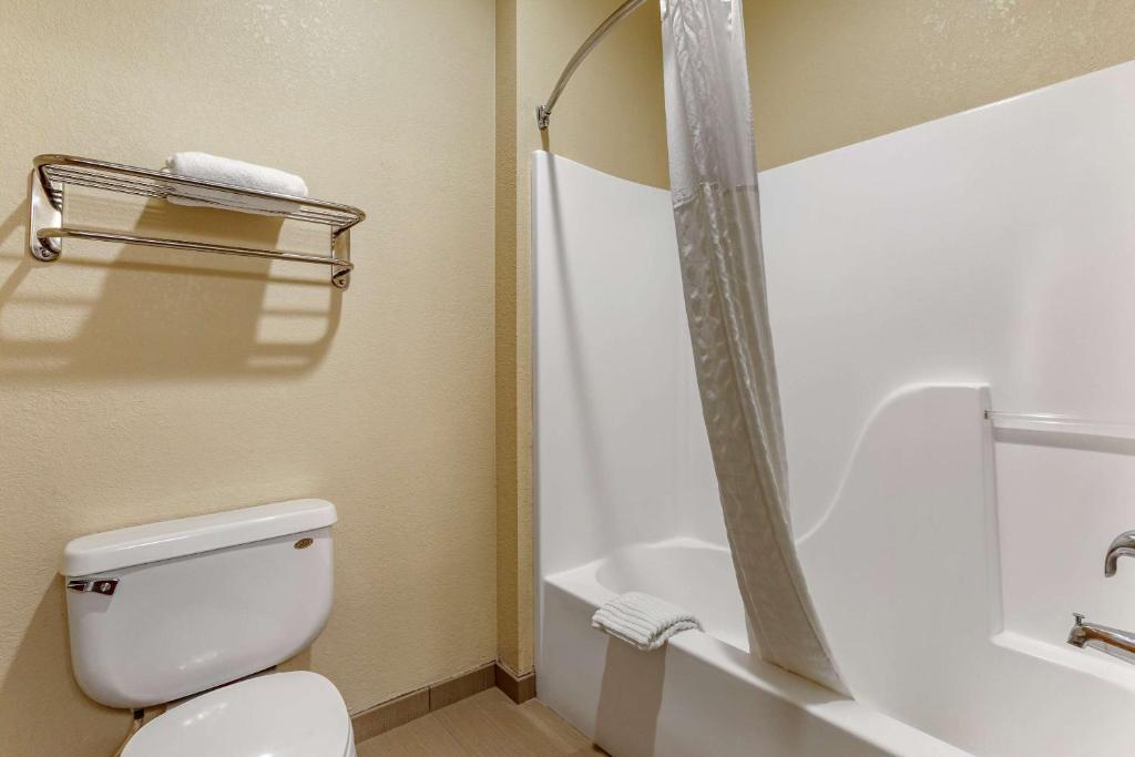Koupelna v ubytování Comfort Inn & Suites North Tucson Marana