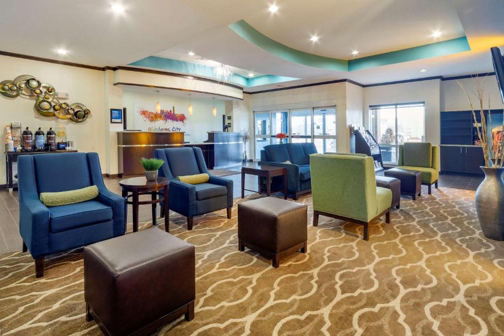 Comfort Inn & Suites Oklahoma City West - I-40 photo