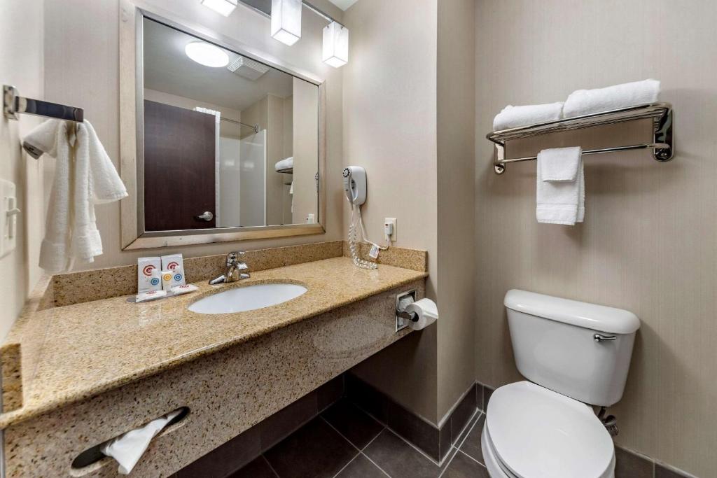 Comfort Inn & Suites Oklahoma City West - I-40 photo