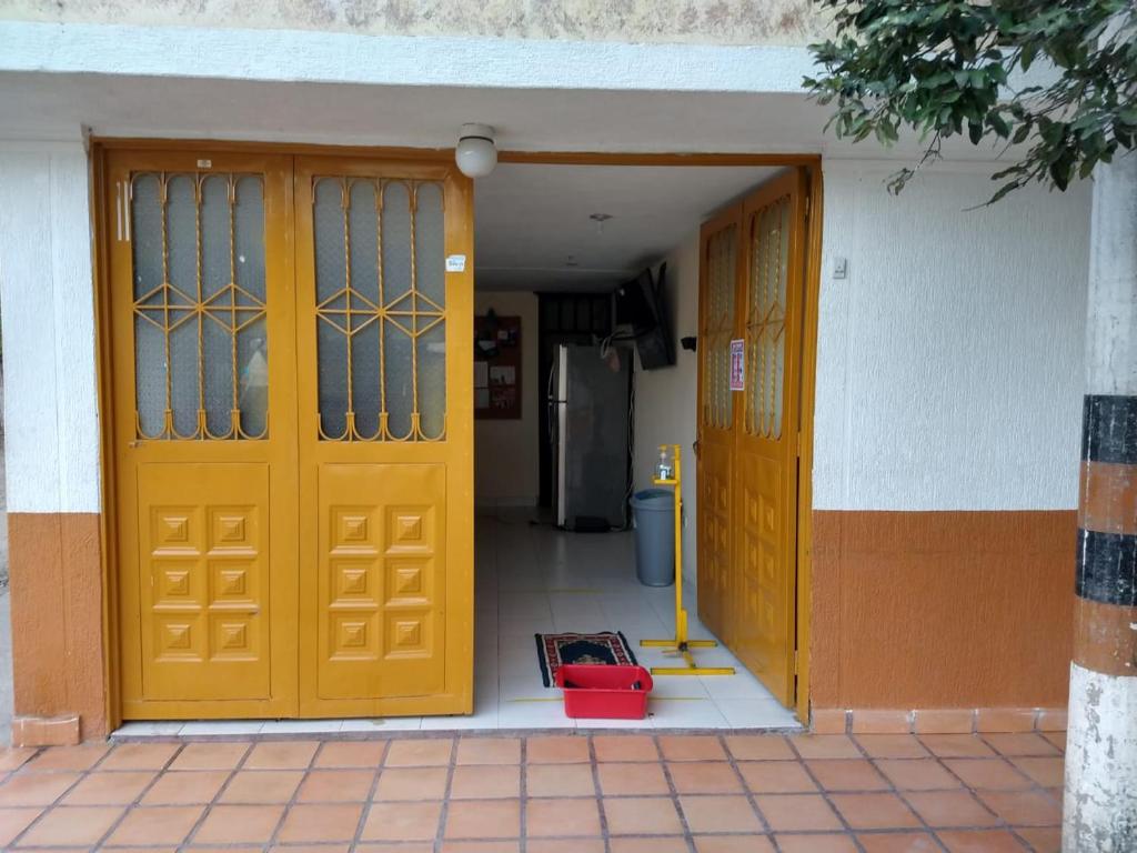 A fachada ou entrada de Merkezi Saray