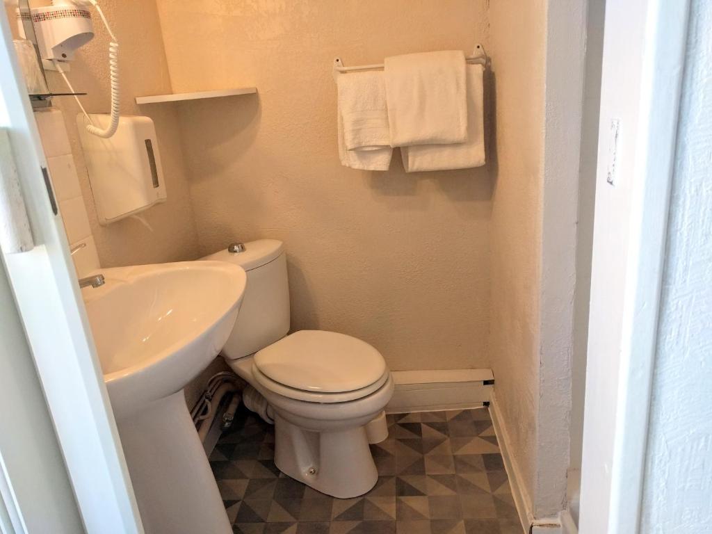 Koupelna v ubytování Hotel Araur