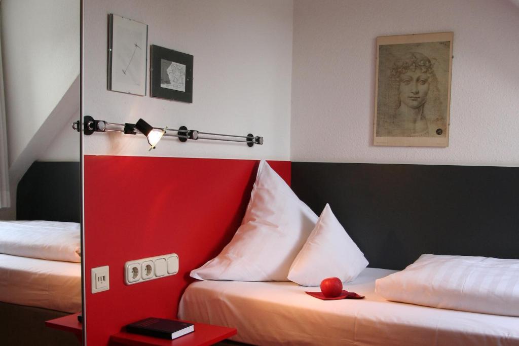 Hotel am Main - Standard Single Room