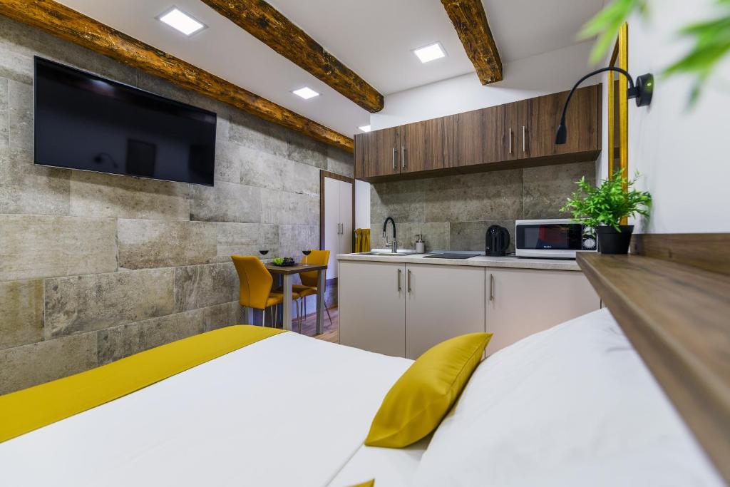 Urban Apartments with sauna - 18