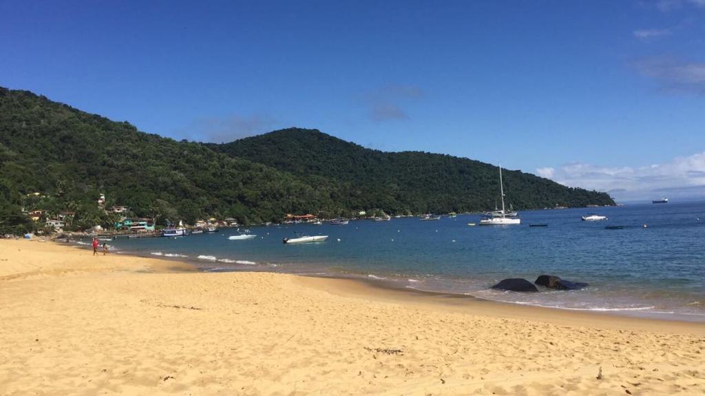  Pé na areia