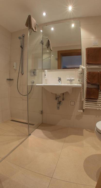 Koupelna v ubytování Hotel Tipotsch
