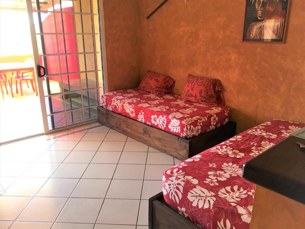 Ein Bett oder Betten in einem Zimmer der Unterkunft Sunset Hill Lodge