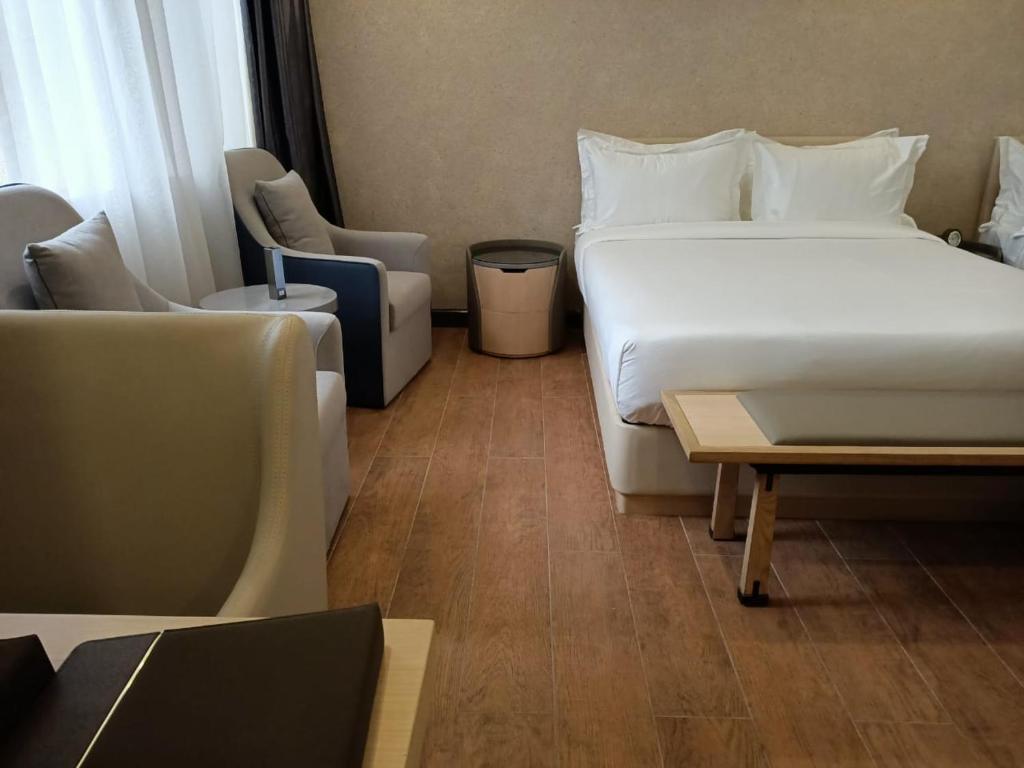La Maison Royale South C - Habitación Doble De Negocios Con Acceso Al Gimnasio