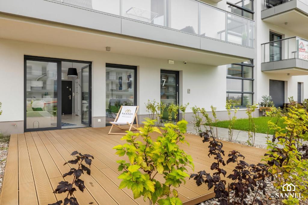 Vonkajšia záhrada v ubytovaní Apartament Seaside View tuż przy plaży- Gardenia Seaside Dziwnów-SANNEL Apartments for rent