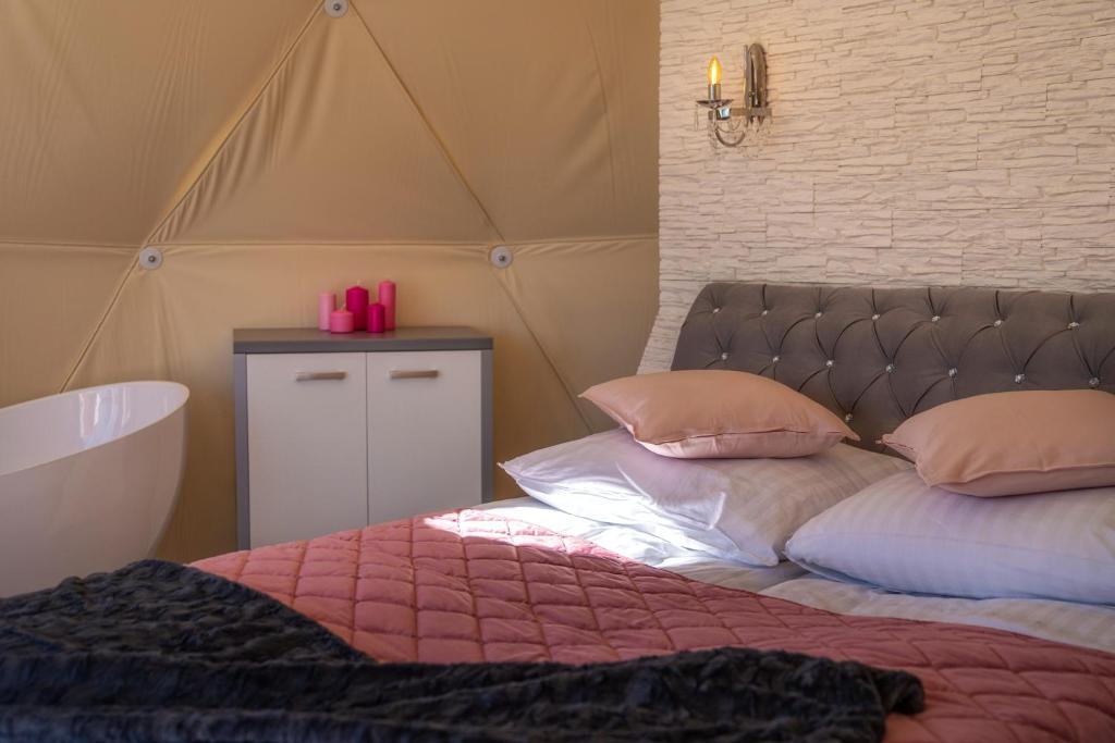 Mountain Glamp & Jacuzzi - 19