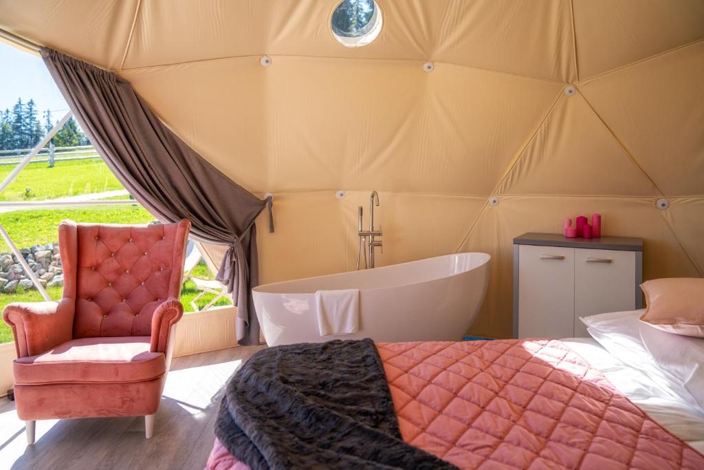 Mountain Glamp & Jacuzzi - 8