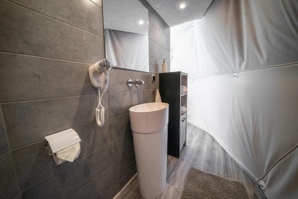 Mountain Glamp & Jacuzzi - 9