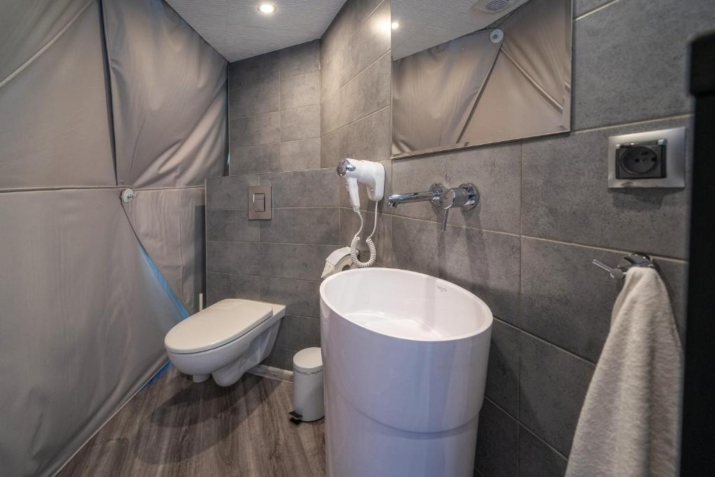 Mountain Glamp & Jacuzzi - 14