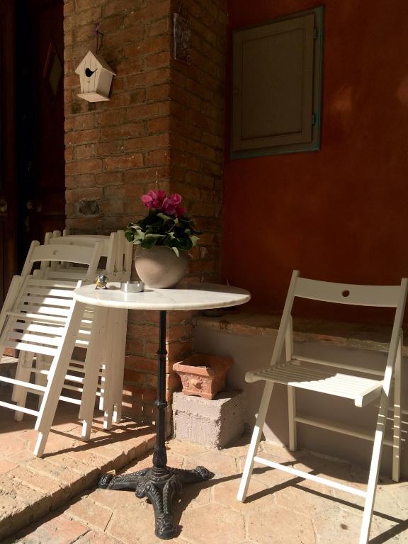 Fotografie z fotogalerie ubytování Monfrà - Ospitalità Rurale, Vigneti e Cantina v destinaci Vignale