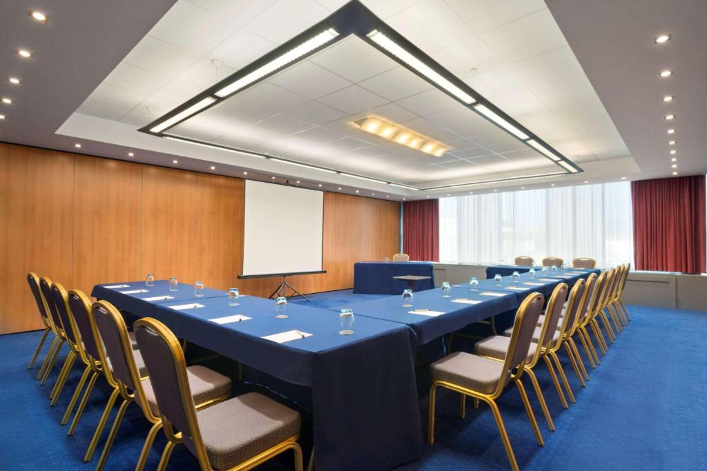 Ramada Encore by Wyndham Geneva - Resim 35