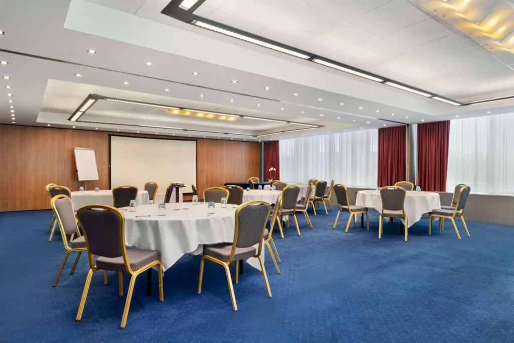 Ramada Encore by Wyndham Geneva - Resim 33