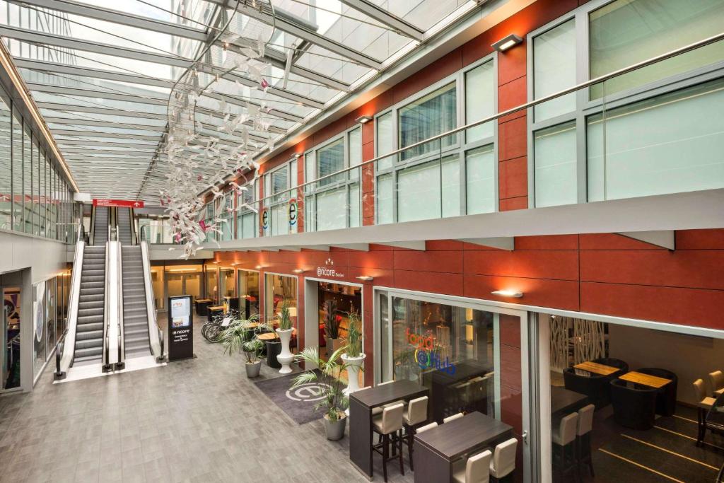 Ramada Encore by Wyndham Geneva - Resim 40