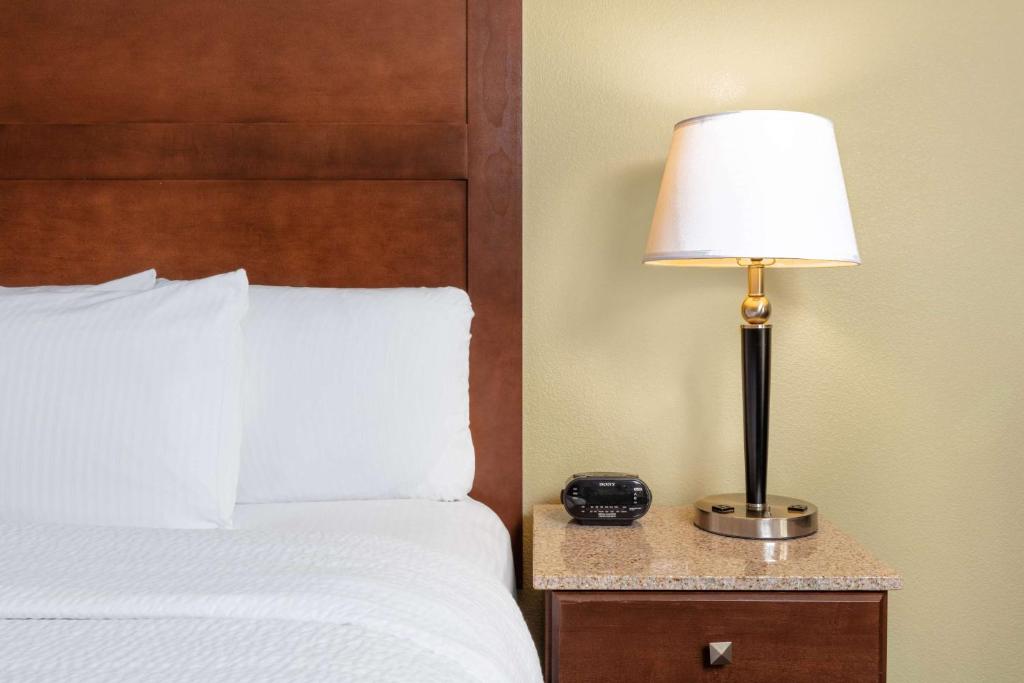 La Quinta by Wyndham Las Vegas Airport South - Deluxe Queen Room