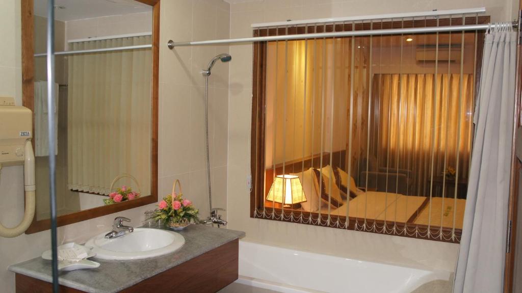 Saigon Can Tho Hotel - Premium Double Room