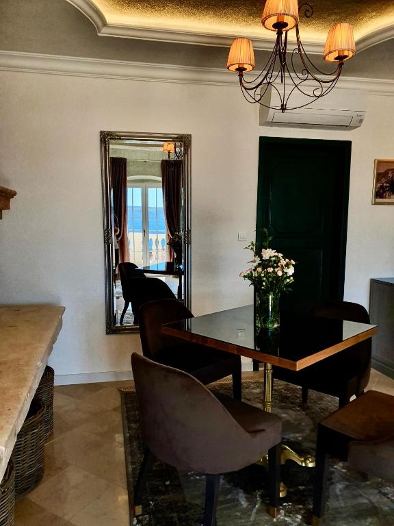 Posezení v ubytování Villa Giardino Heritage Boutique Hotel Bol