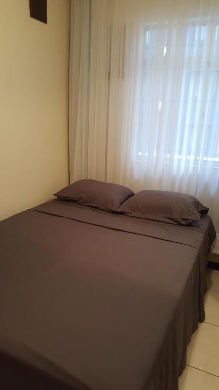 Ótimo apartamento no Centro mobiliado e com garagem