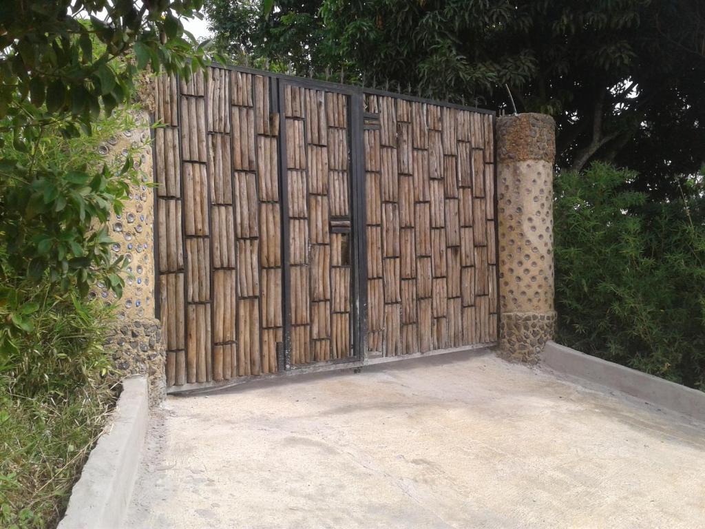 Fotografie z fotogalerie ubytování Plastic Bottles House v destinaci Entebbe