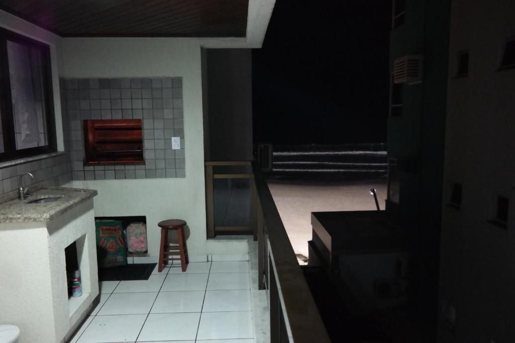  Prédio frente mar no coração de Meia Praia