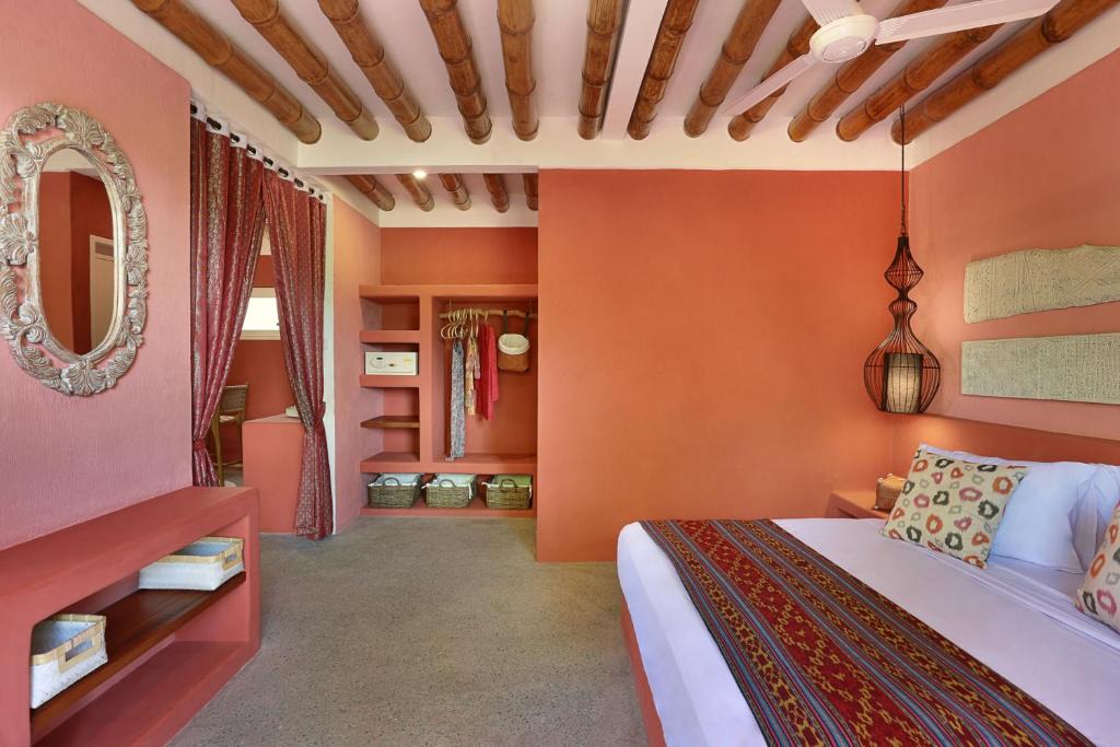 PinkCoco Gili Trawangan - Constant Surprises - for Cool Adults Only - 13