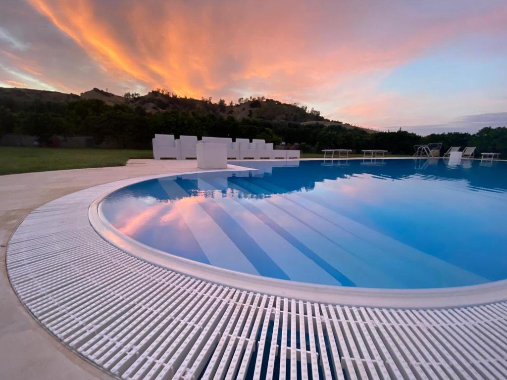 Bazén v ubytování Agriturismo Trappeto Vecchio nebo v jeho okolí