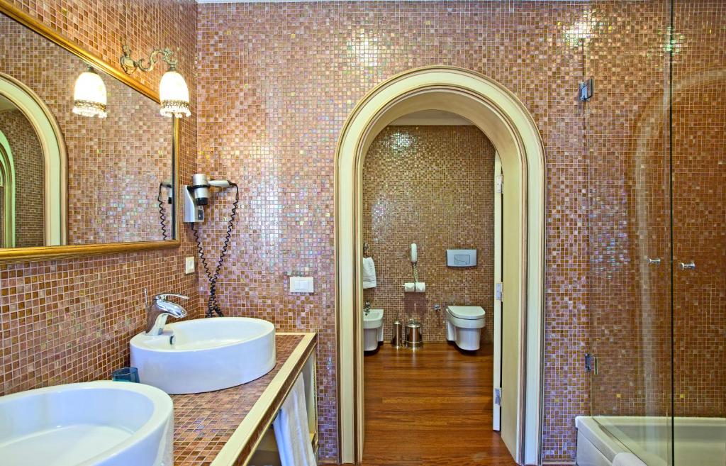 Salmakis Resort & Spa - King Suite With Sea View