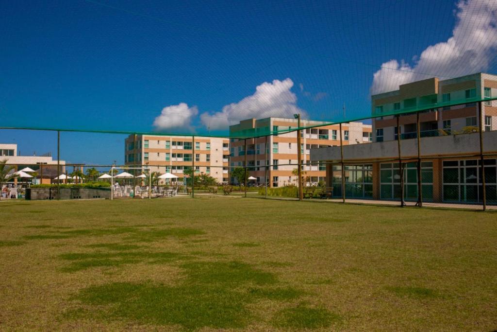  Flat Terreo Muro Alto Condomínio Clube com Sala Reversível para segundo quarto