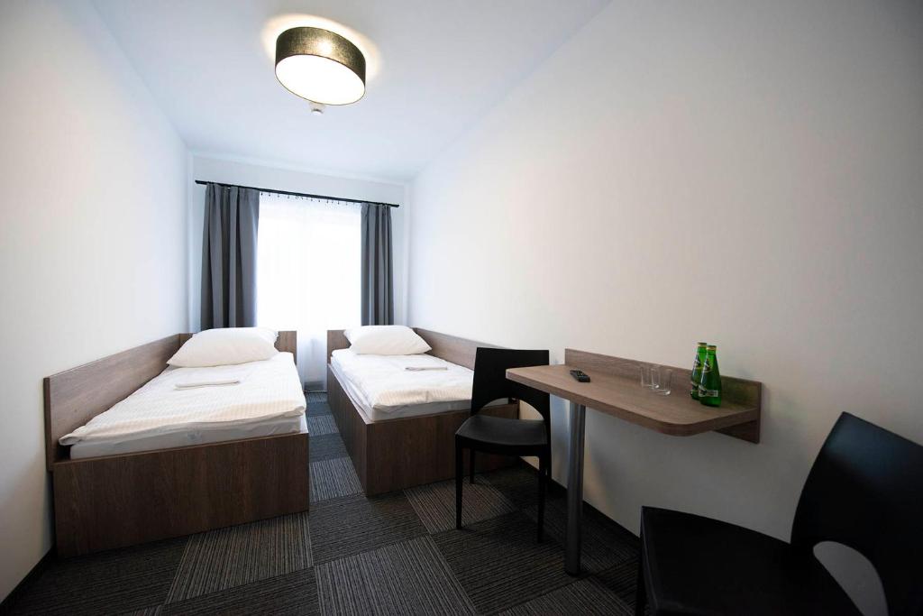 Hostel SMS FREE PARKING - Zweibettzimmer Mit Gemeinschaftsbad