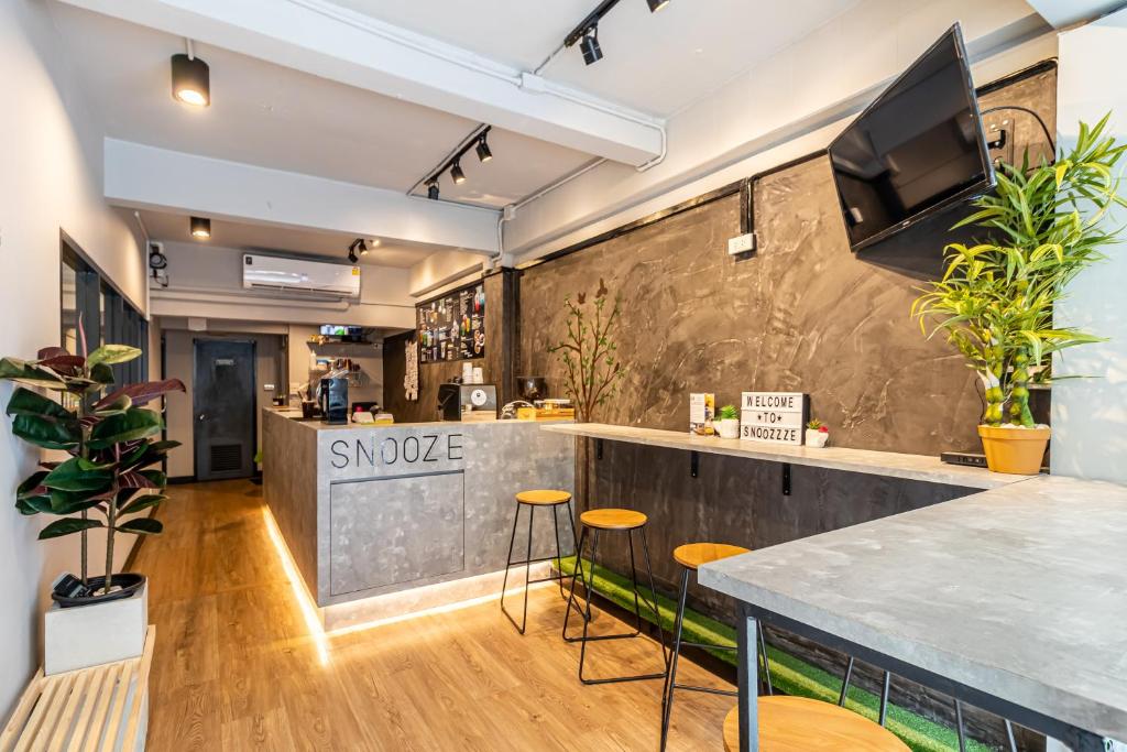 Fotografie z fotogalerie ubytování Snoozzze Hostel ใกล้รถไฟฟ้า ย่านบางรัก v destinaci Bangkok