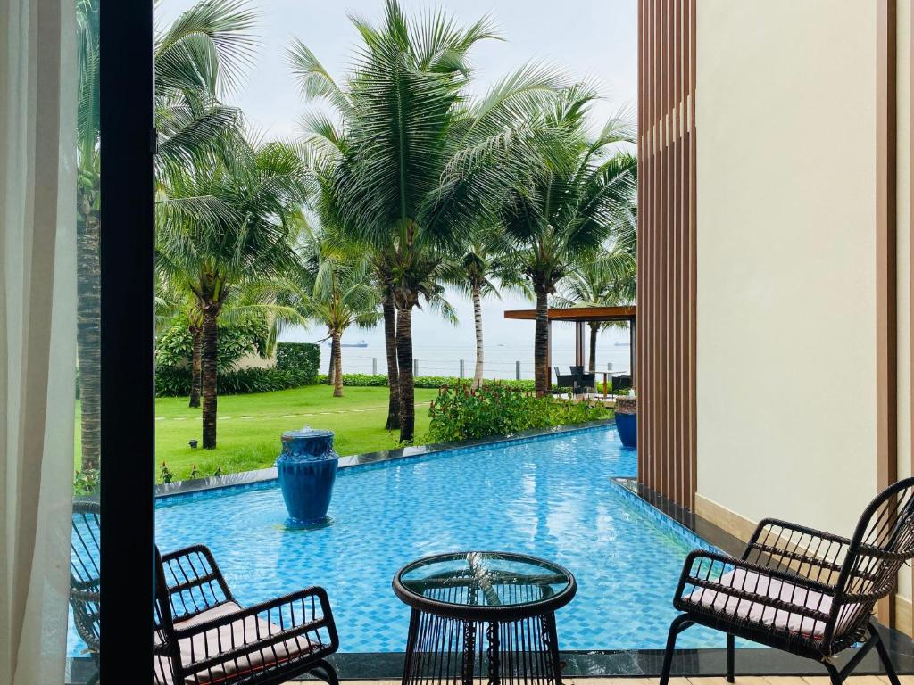 Phòng Deluxe Giường Đôi Có Ban Công