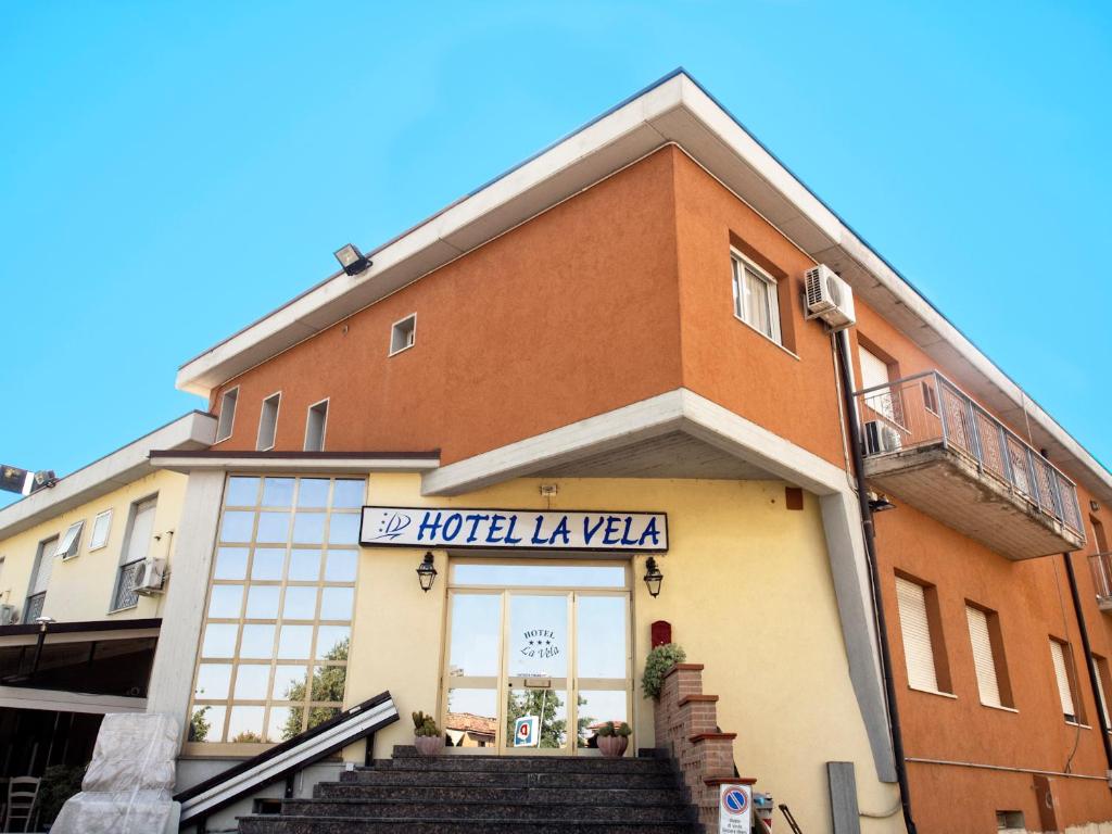 The building in which a szállodákat is located