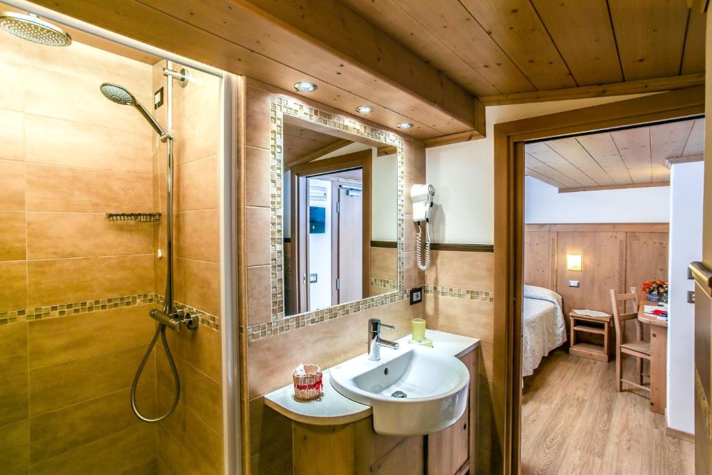 Koupelna v ubytování Albergo Adele