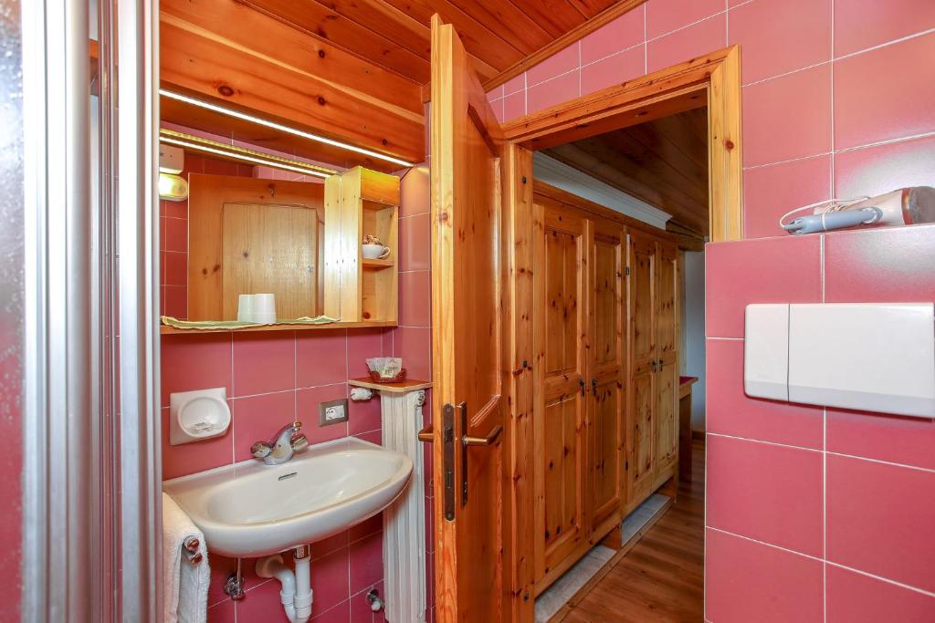 Koupelna v ubytování Albergo Adele