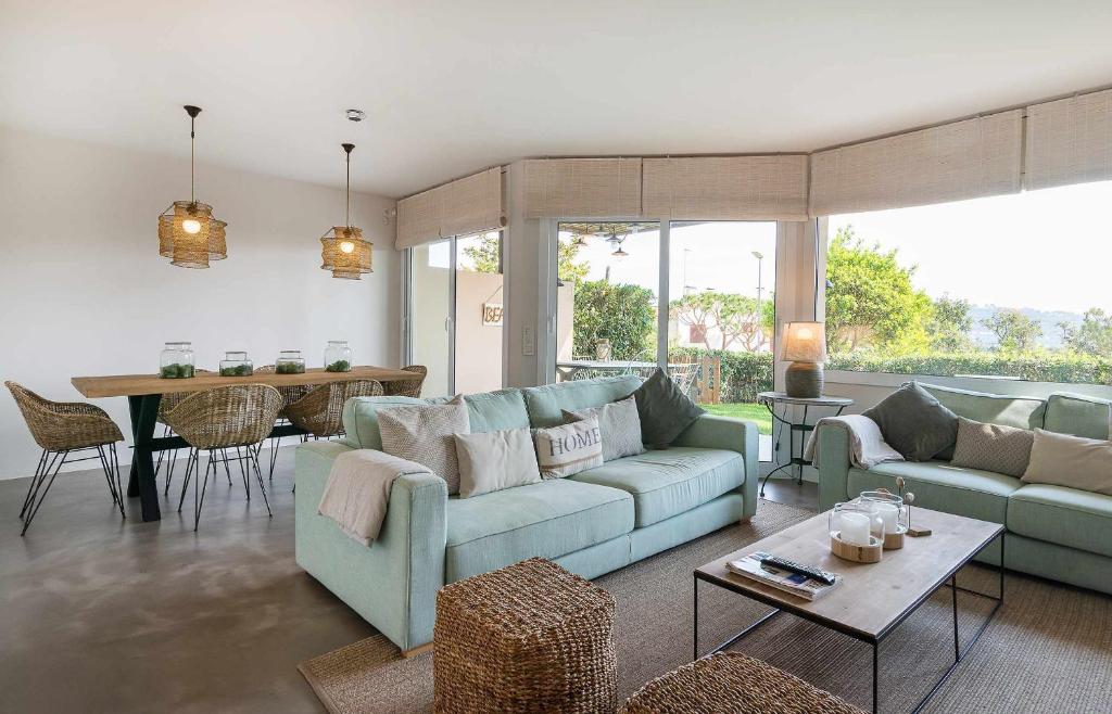 Posezení v ubytování Bell Mar - Despierta con la brisa marina en este apartamento de la Costa Brava