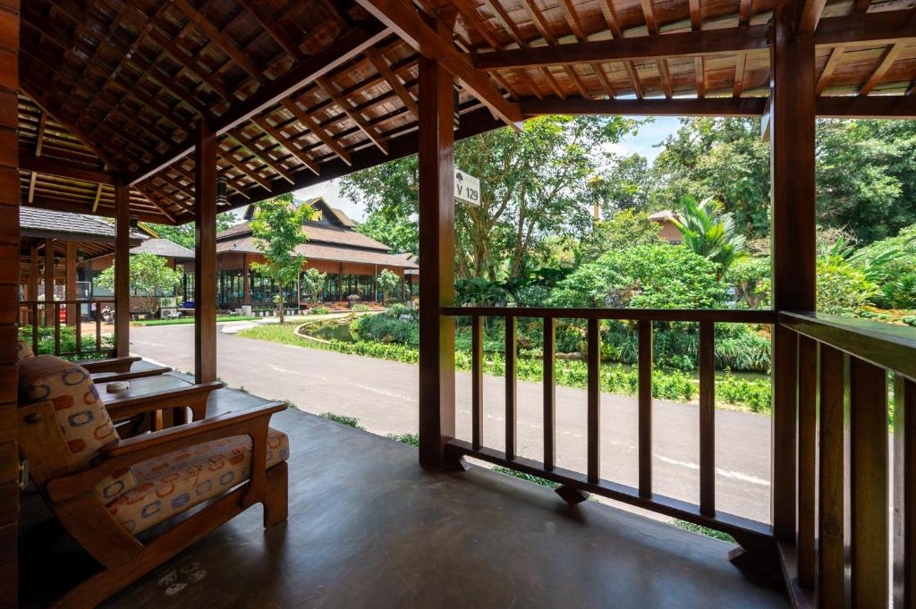 Zahrada ubytování Phumontra Resort Nakhon Nayok
