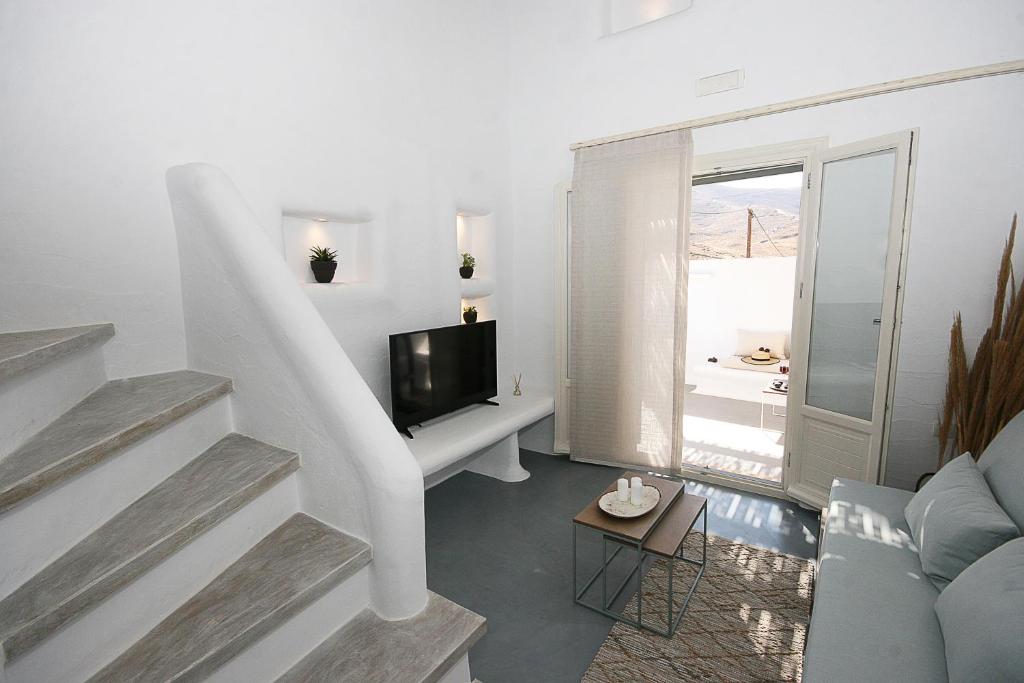 TV a/nebo společenská místnost v ubytování 5 Traditional Suites